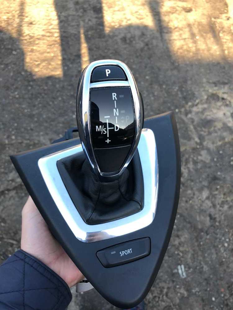 Отсоединение электрических разъемов от компонента