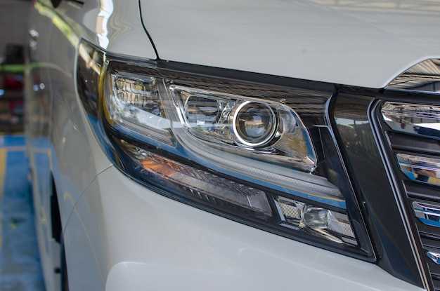 Ремонт поврежденных креплений фар