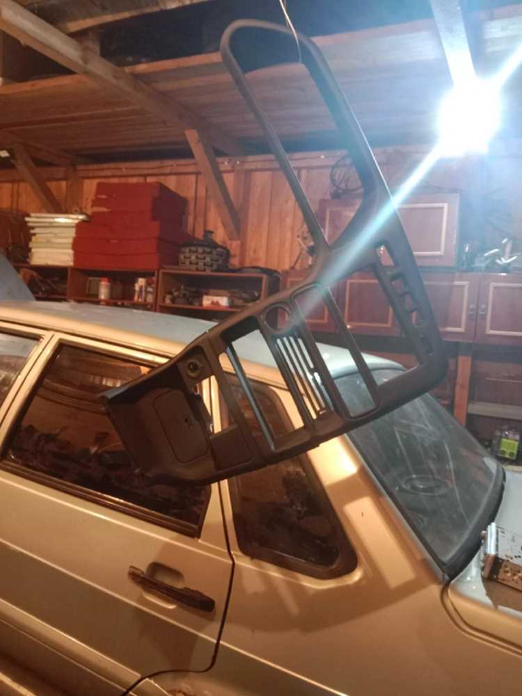 Монтаж устройства в автомобиль